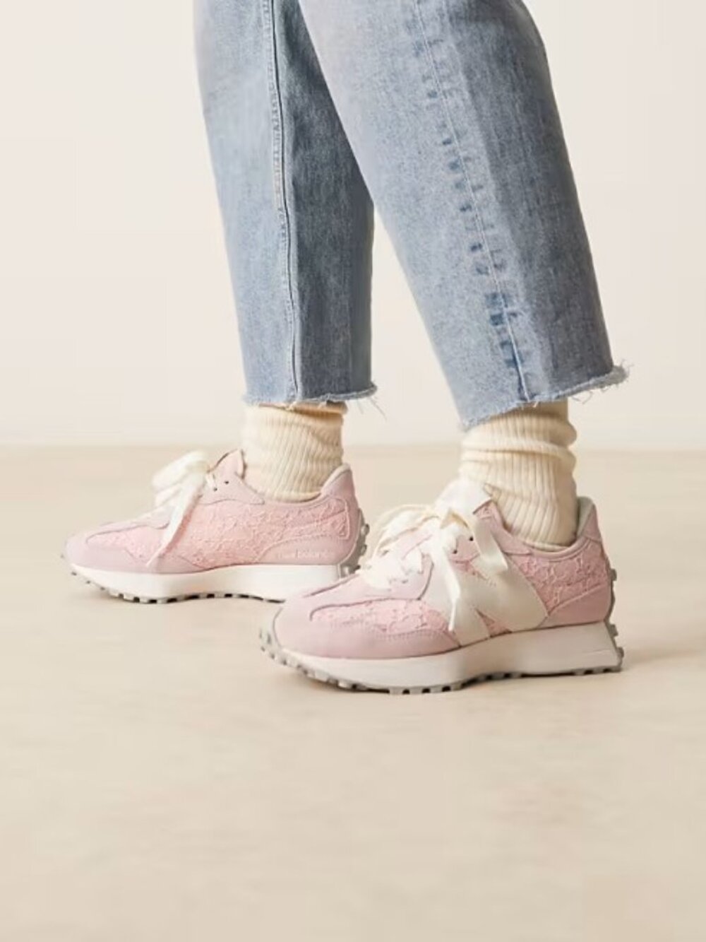 New Balance 327 Sneakers - Picture 2 of 15